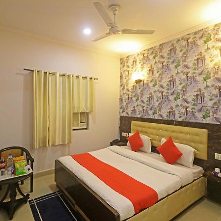 Airport Samara Inn New Delhi Eksteriør billede