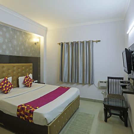 Airport Samara Inn New Delhi Eksteriør billede