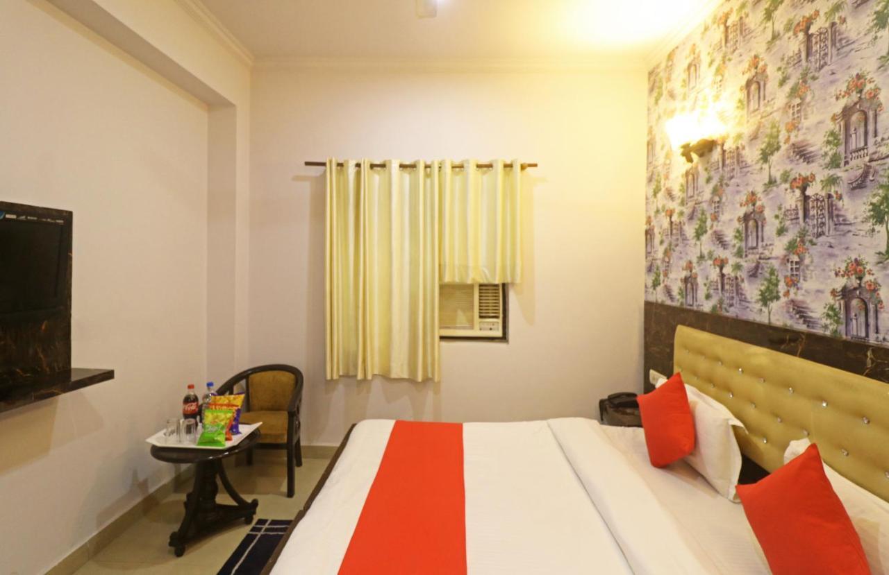 Airport Samara Inn New Delhi Eksteriør billede