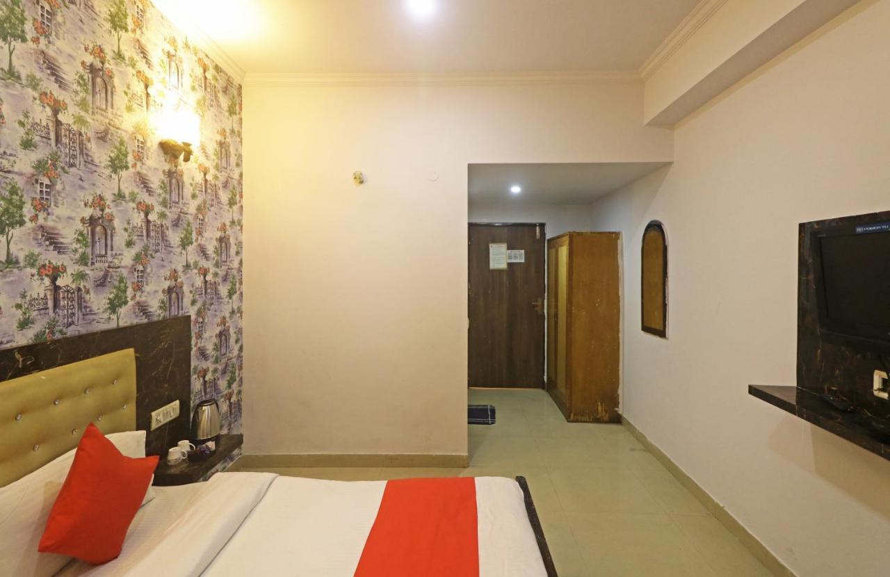 Airport Samara Inn New Delhi Eksteriør billede