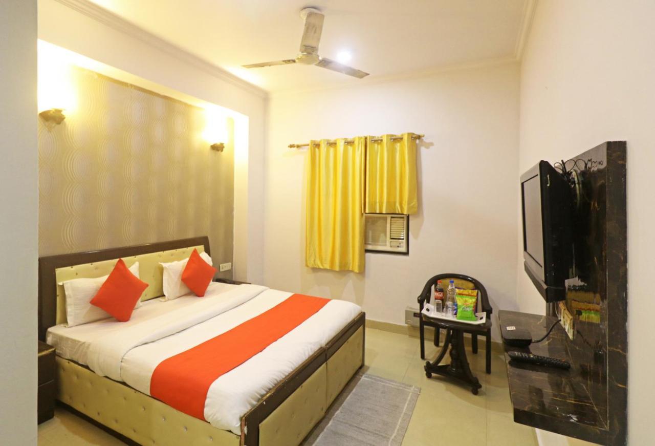 Airport Samara Inn New Delhi Eksteriør billede