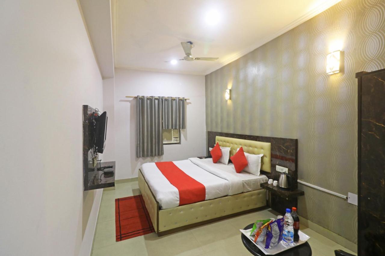 Airport Samara Inn New Delhi Eksteriør billede