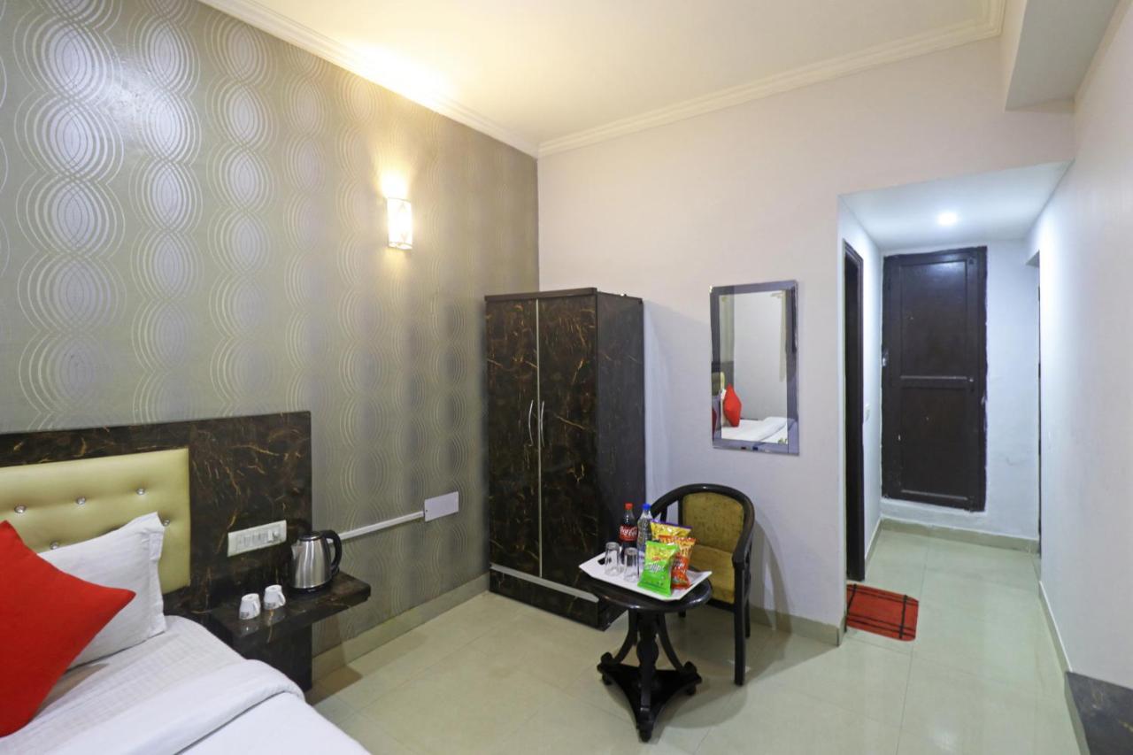 Airport Samara Inn New Delhi Eksteriør billede