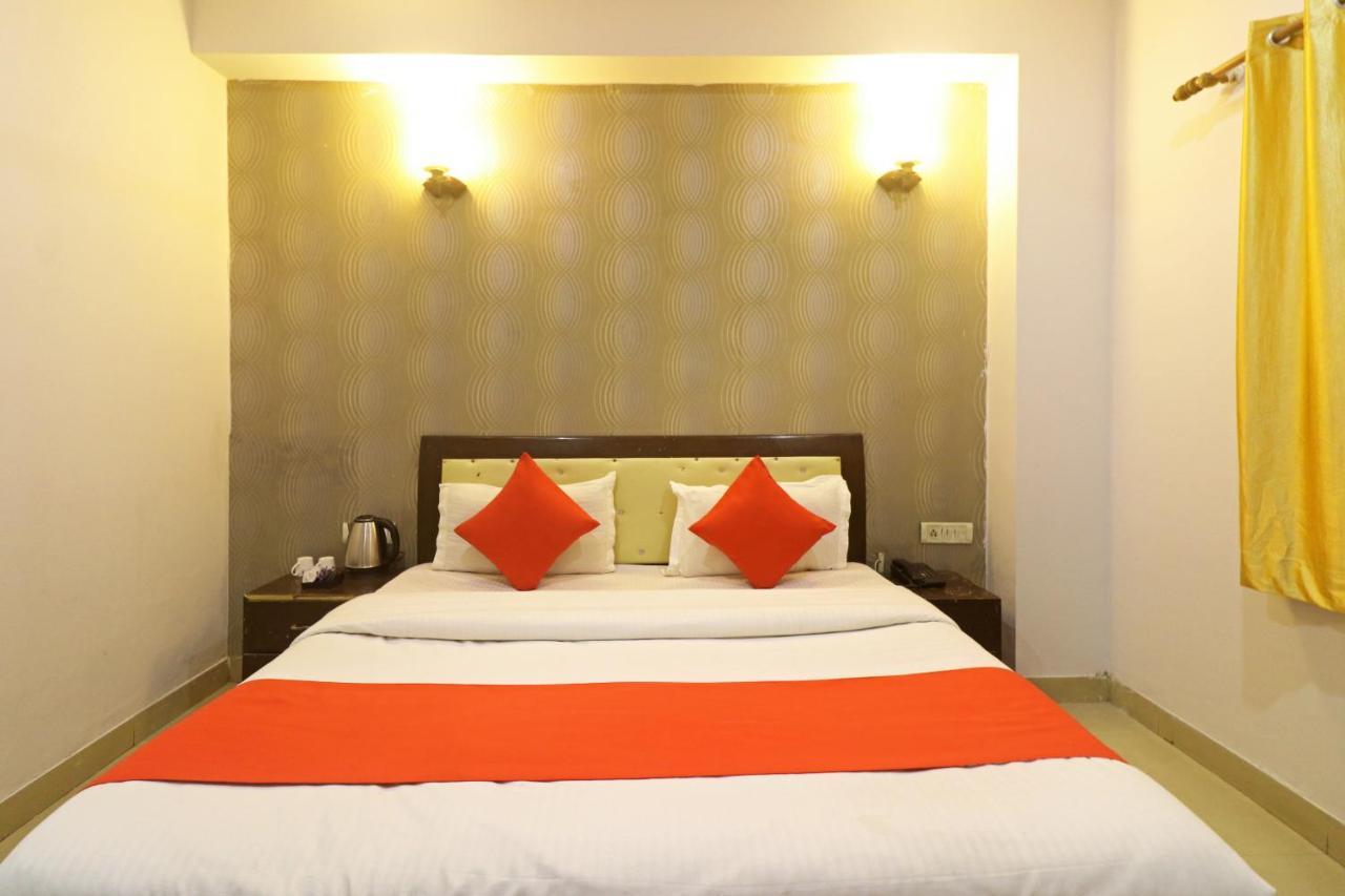 Airport Samara Inn New Delhi Eksteriør billede