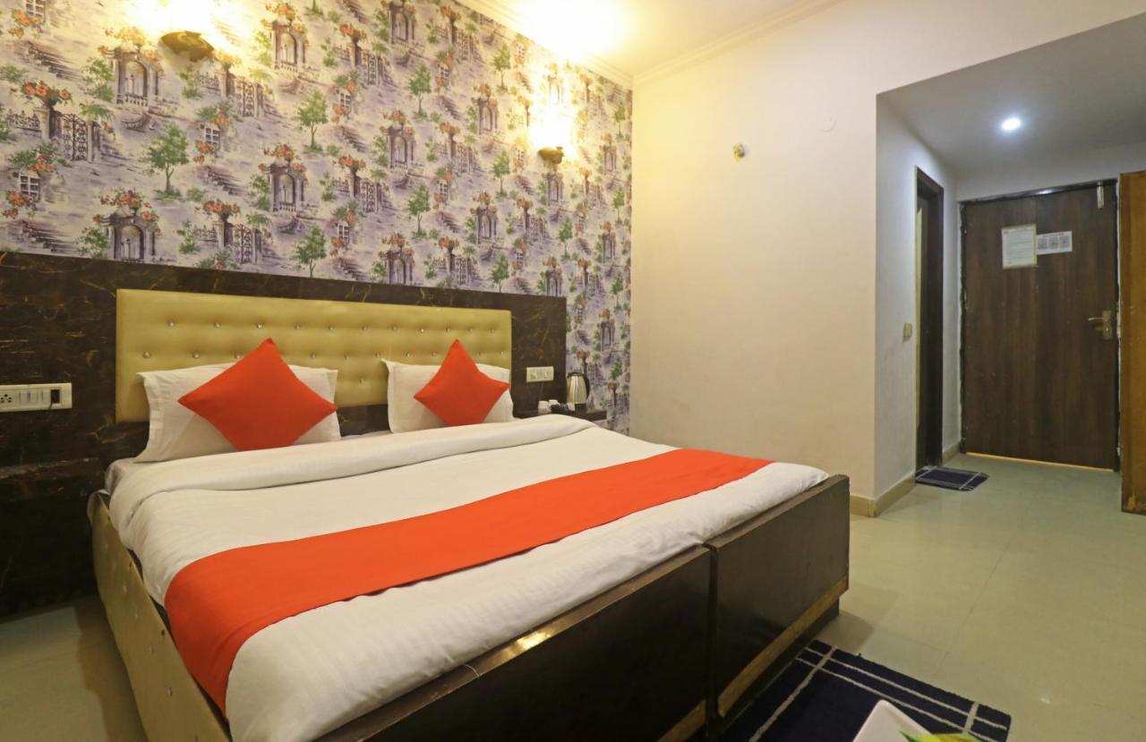 Airport Samara Inn New Delhi Eksteriør billede