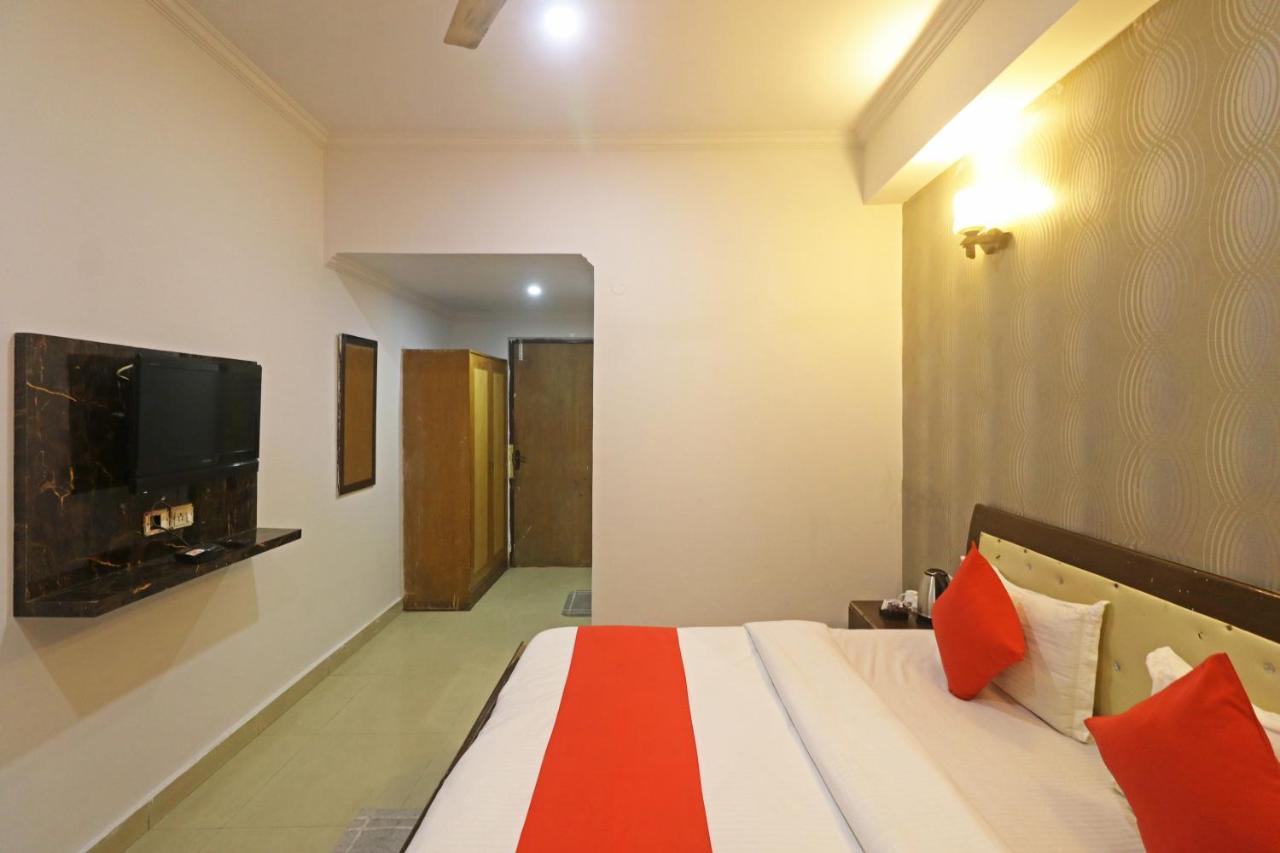 Airport Samara Inn New Delhi Eksteriør billede