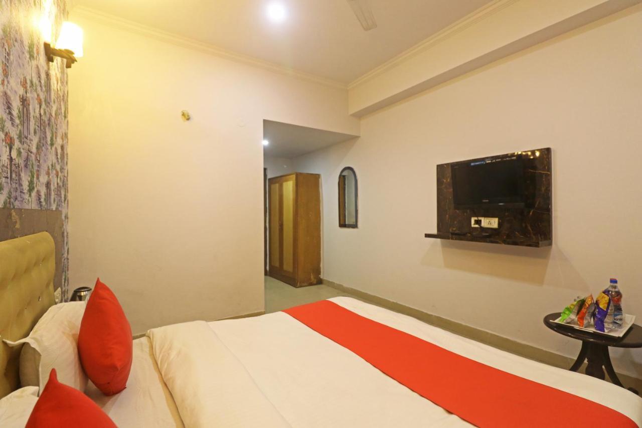 Airport Samara Inn New Delhi Eksteriør billede