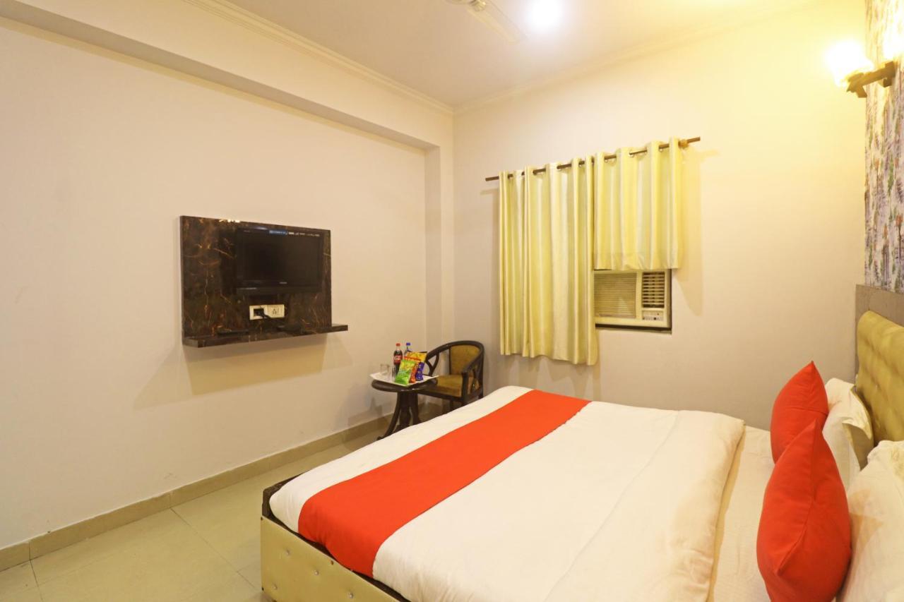 Airport Samara Inn New Delhi Eksteriør billede