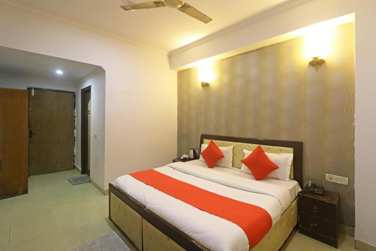 Airport Samara Inn New Delhi Eksteriør billede