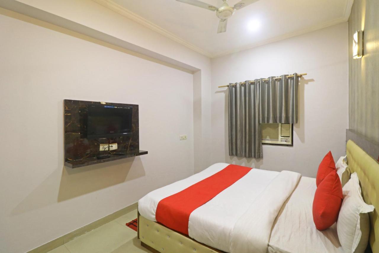 Airport Samara Inn New Delhi Eksteriør billede