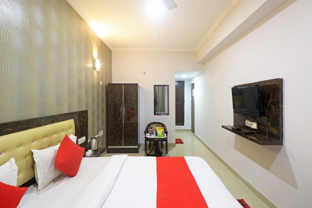Airport Samara Inn New Delhi Eksteriør billede