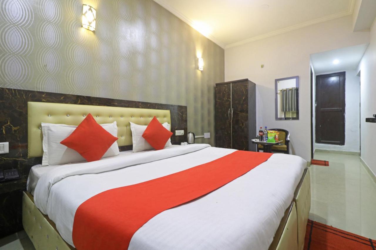 Airport Samara Inn New Delhi Eksteriør billede