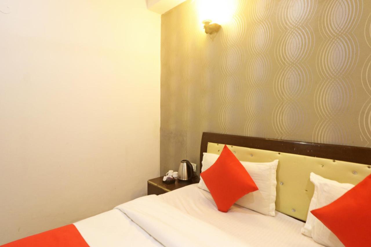 Airport Samara Inn New Delhi Eksteriør billede