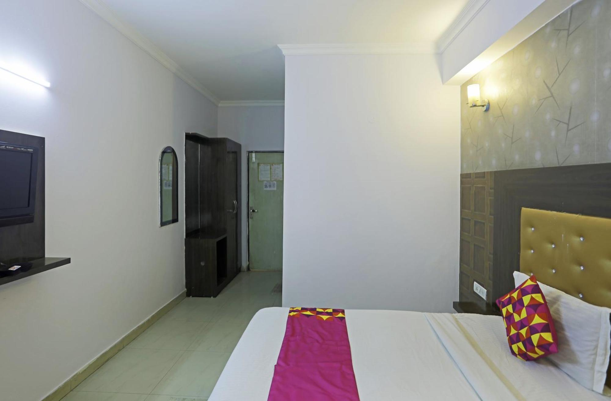 Airport Samara Inn New Delhi Eksteriør billede
