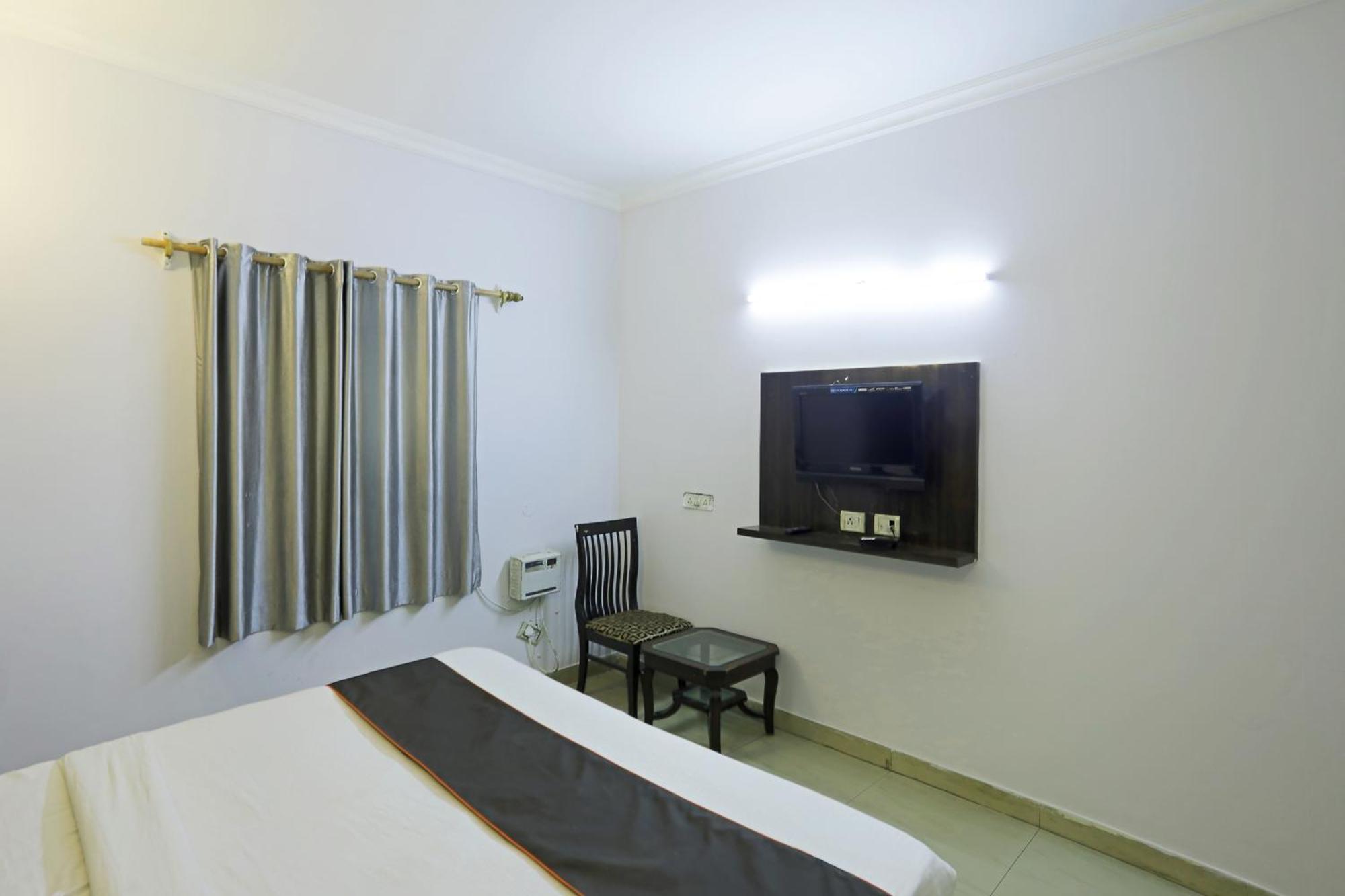 Airport Samara Inn New Delhi Eksteriør billede