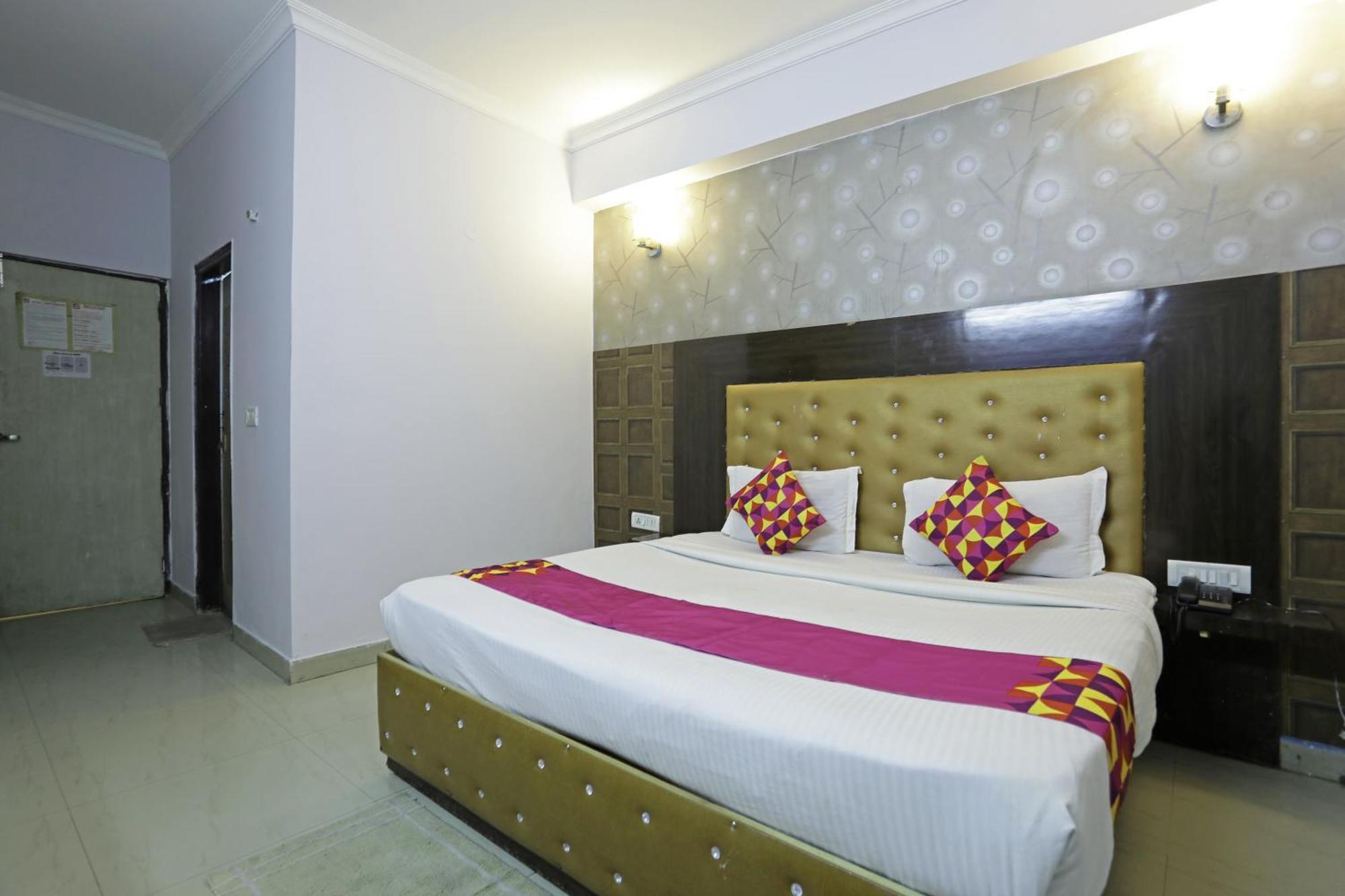 Airport Samara Inn New Delhi Eksteriør billede