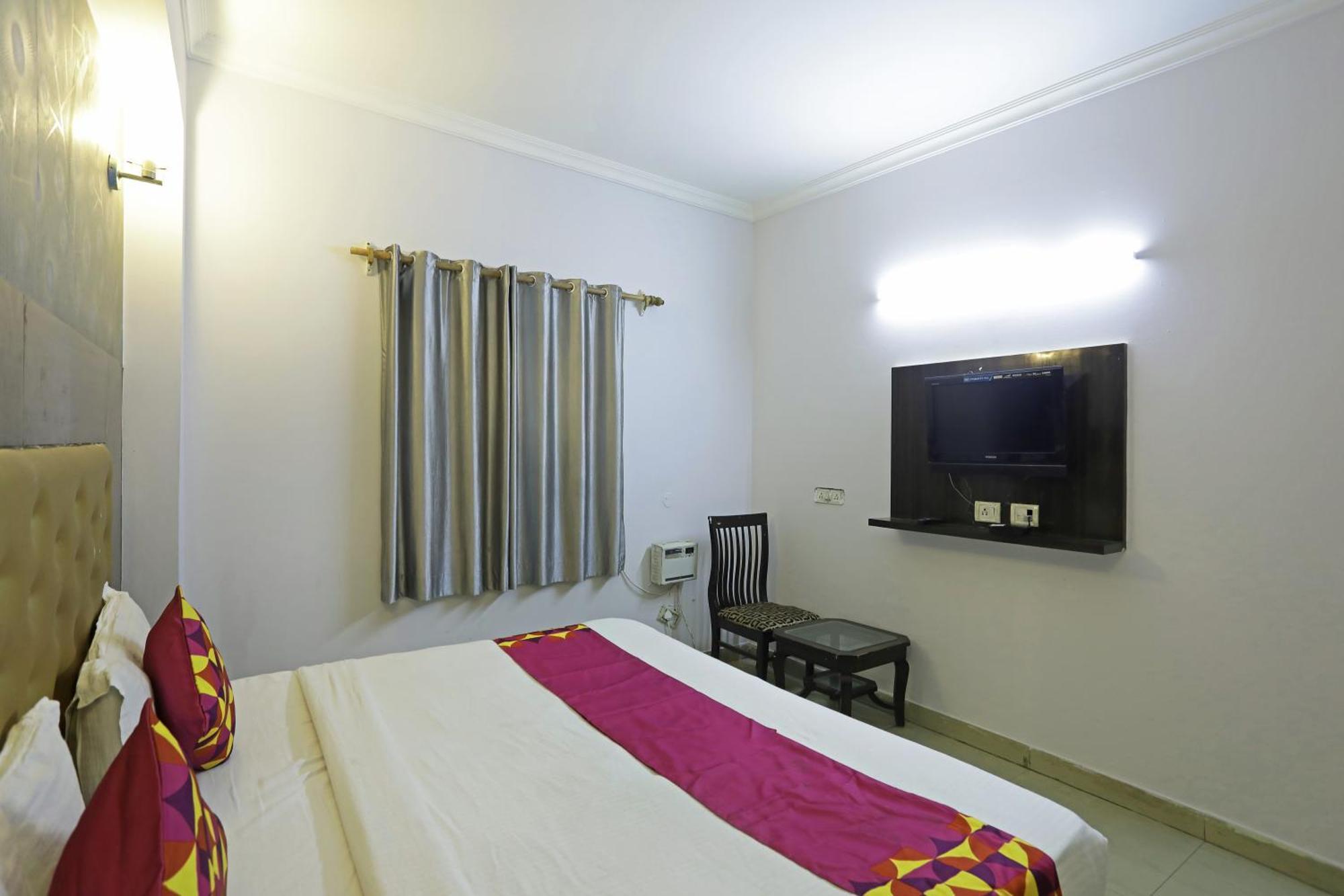Airport Samara Inn New Delhi Eksteriør billede