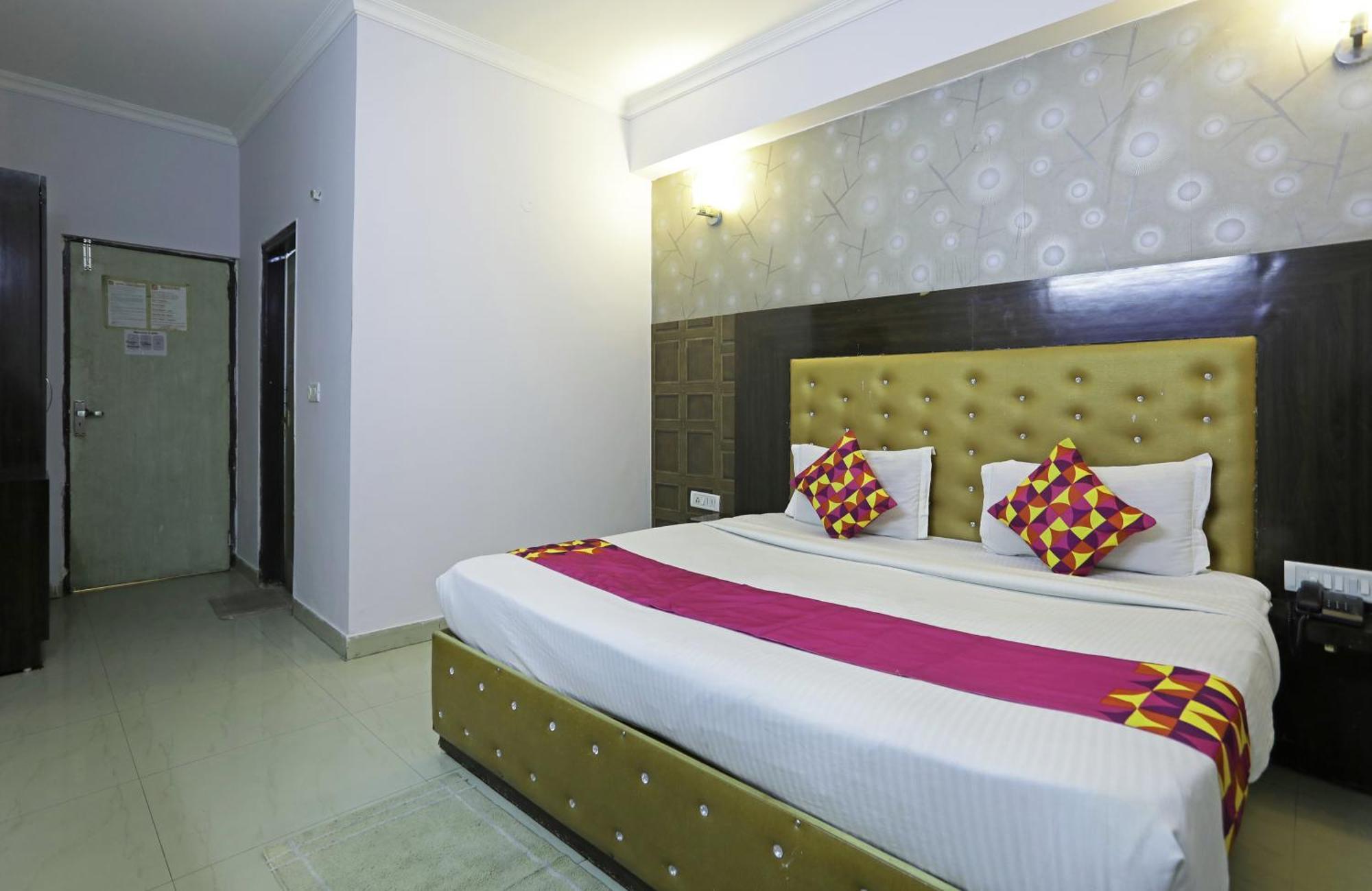 Airport Samara Inn New Delhi Eksteriør billede